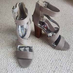 NWOT Carlos Santana Heels - Laura